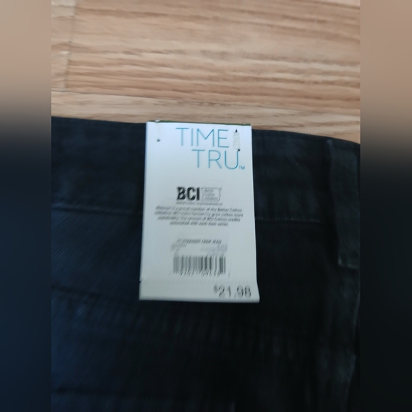 Time and Tru Women's High-Rise Black Jeans - Picture 4 of 8